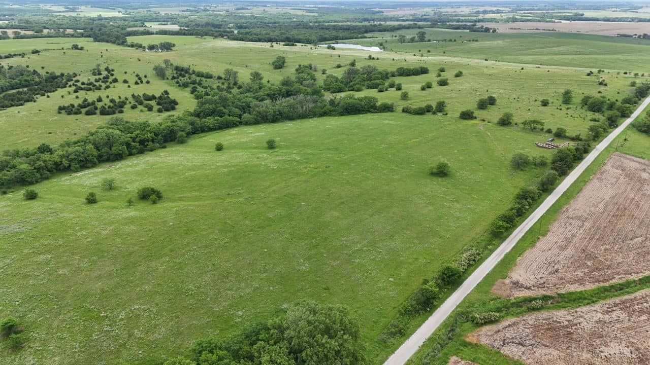 Listing Photo: johnson-county-ne-158-acres